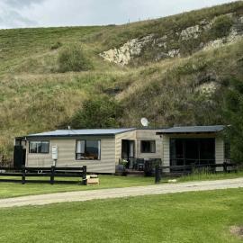 Lime Ridge Farm Cottage: Fairlie şehrinde bir otel