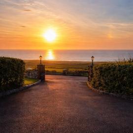 Aran View Holiday Homes - The Courtyard Suite - Cozy for two, hotel in Doolin