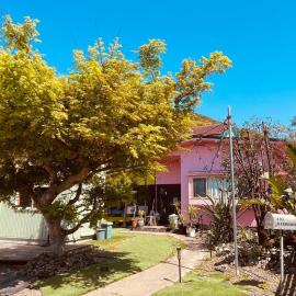 Peace House Isonoura, hotel em Wakayama