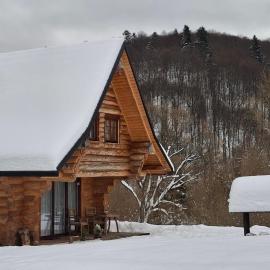 malinowy beret, hotel u gradu 'Zatwarnica'