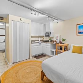 Netflix, Stocked Kitchenette, Beach Gear