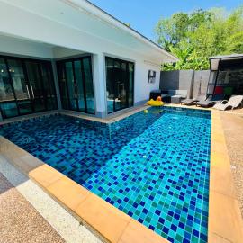 Duangtham luxury Pool Villa, hotel in Ban Khlong Haeng