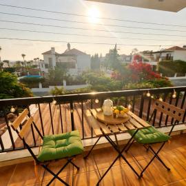 Coral Bay Seaview Apartment by Aria-Walk to Beach, hotel in Coral Bay