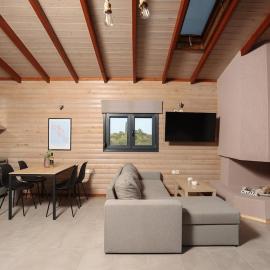 Hilltop Chalet 5, хотел в Ханиоти
