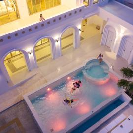 Brown Empire Pool Villa Pattaya