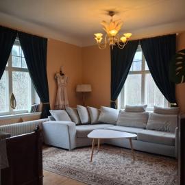 Singel room in big house, hotel em Molkom
