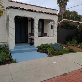 Casa Dorado - Bright, Sunny 2 Bedroom 1 Bath House - Fenced Yard, Private Patio, hotel in Santa Barbara