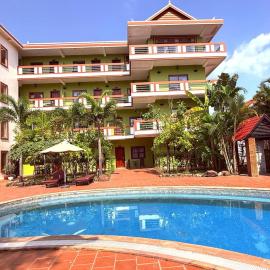 The Moon Kampot Boutique, hotell i Kampot
