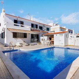 Casa da Audiência Lote 32, hotel in Monte Gordo