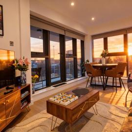Luxury 2BR Penthouse-1, Private Terrace, City Center, Free Parking
