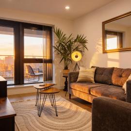 Leeds City Centre 2BR Apartment - Luxury Stay with Private Terrace