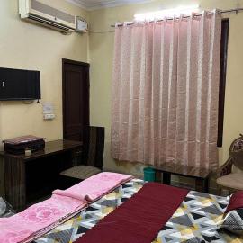 Metro 21, hotel in Faridabad