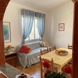 Villa Robinia, a 150m dalla spiaggia di San Lorenzo, hotel Reitaniban