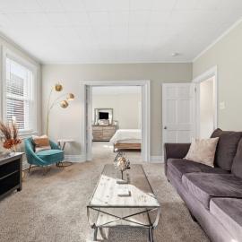 Spacious & Clean 3BR 2 Balconies Parking, hotel u gradu 'Pittsburgh'