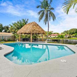 Waterfront Oasis, Heated Pool, MiniGolf, TikiHut