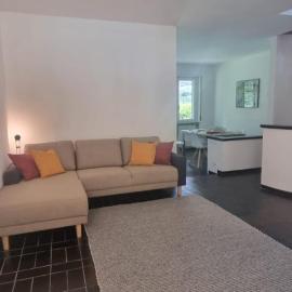 Villa I Cigni Holidays Home, hotel in Arona