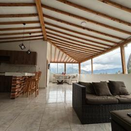 Cómoda casa con espectacular vista a la piedra y embalse