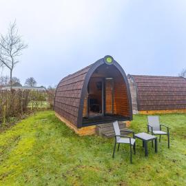 Zeeland Glamping Lodge for 2, hotel a Burgh Haamstede