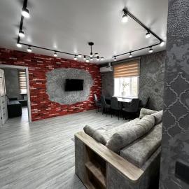 Двухкомнатная квартира, ЛЮКС город Балхаш Центр, hotel in Balqash