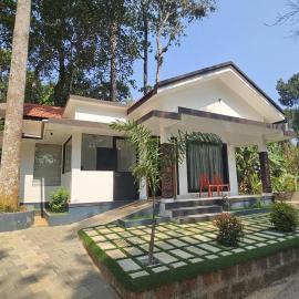Green Leaf, Hotel in Padinjarathara
