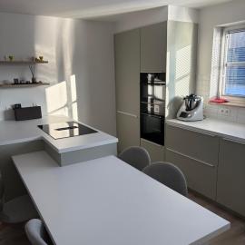 Spacious duplex apartment in Overijse，奧綱賴澤的飯店