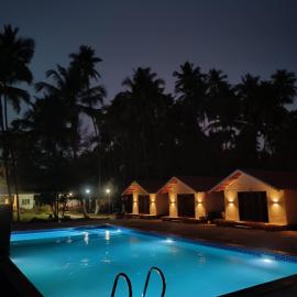 Palm Paradise Resort, hotel in Revadanda