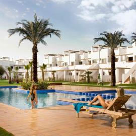 2 bed apartment on Condado De Alhama with roof solarium N5, hotel em Las Flotas de Butrón