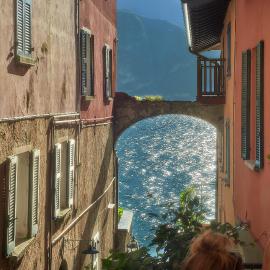 Casa di Mezzo "Historic centre of VARENNA" Lake Como, hotel i Varenna