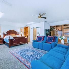 Beautiful Presidential Suite Private Bath near DFW