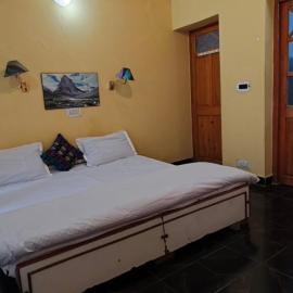 T-Suru & Guest house & Cafe, hotel in Leh