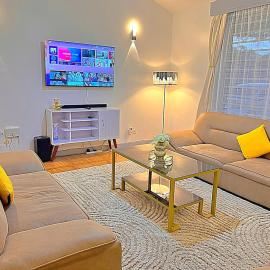 Luxury 4 BR Homely Apt with a pool, hotel en Kisumu