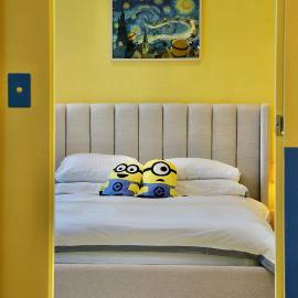 Banana Bliss - Spacious 2 Bedroom CBD Apartment with 2 Balconies, 2 Bathrooms & Parking Option