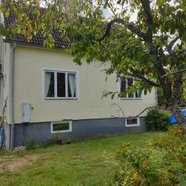 Schwedenhaus mit Sauna und Kaminofen, hotelli kohteessa Ruda