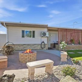 Modern 1BR Retreat with BBQ & Fire Pit - Near Downtown