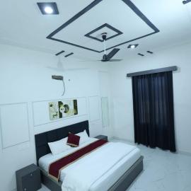 Hotel shubharambh inn, hotel di Gokul