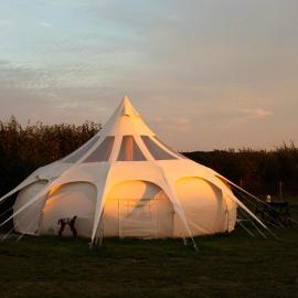 Stargazer Bell Tent, hotel in Northrepps