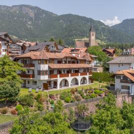 Residence Burghof، فندق في سويسي