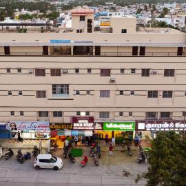 Hotel BMR Stay, hotel em Pollāchi