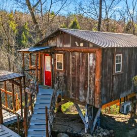 Creekside Treehouse