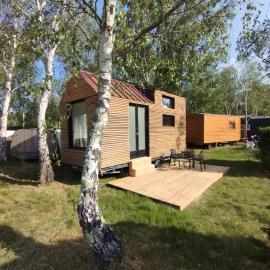 Tiny house rouge - natur'o medoc, hotel u gradu 'Naujac-sur-Mer'