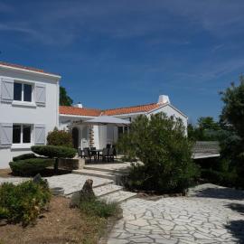 Renovated villa by the ocean