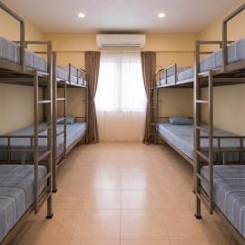 Ac Luxurious Bed with breakfast In Thane West only for Male, hotell i Thane