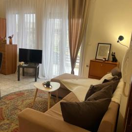 Castle Town Apartment, hotel i Dhidhimótikhon