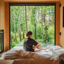 Hidden Base - romantyczna leśna kryjówka, hotell i Smolarnia