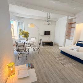 Appartements de Charme climatisés à Bormes les Mimosas Village médiéval !