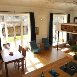 Außergewöhnliche Loft-Wohnung in einer alten Barons Villa mit Südterrasse und privatem Garten