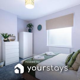 Hartshill House by YourStays