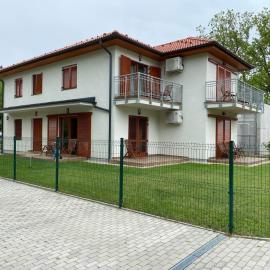 Kz Apartments Saját partszakasszal, hotel a Balatonboglár