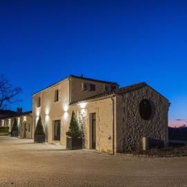 L'Eperonnette, cozy house with swimming pool, surrounded by vineyard, near St Emilion