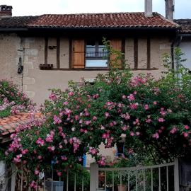 La maison du fond du bourg